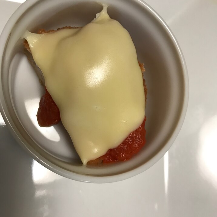 コロッケのトマトソースチーズ焼き